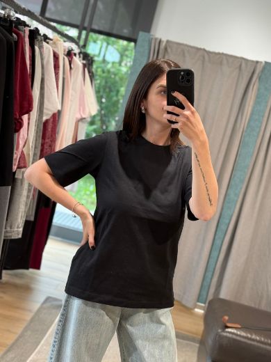 Immagine di T-SHIRT STRUTTURATA AIMA