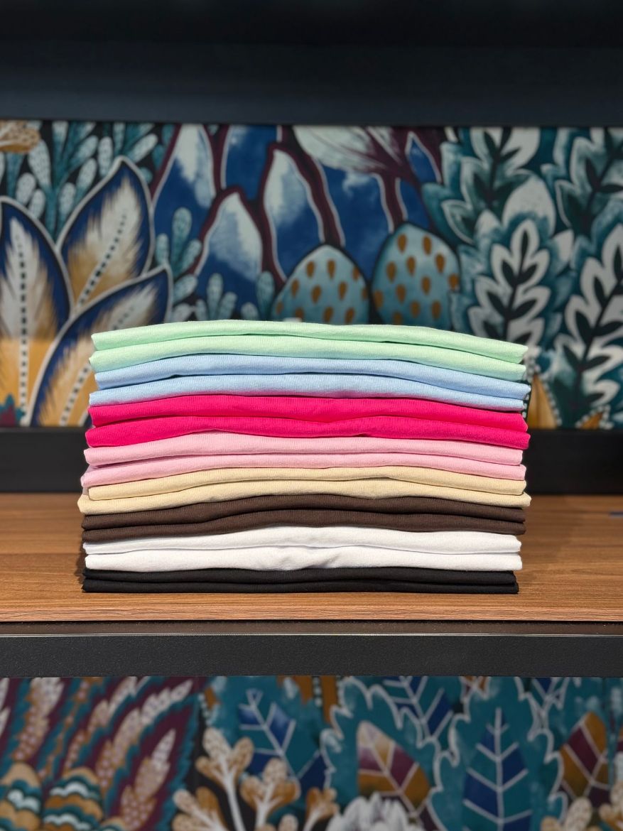 Immagine di T-SHIRT RIA COTONE ORGANICO - Disponibile in BEIGE, BIANCO, ROSA, VERDE, AZZURRO, MARRONE, FUCSIA, NERO, BLU, VERDE BOSCO, VERDE MILITARE, BORDEAUX