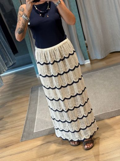 Immagine di GONNA LUNGA CROCHET RIGHE