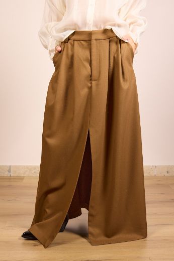 Immagine di GONNA LUNGA SPACCO