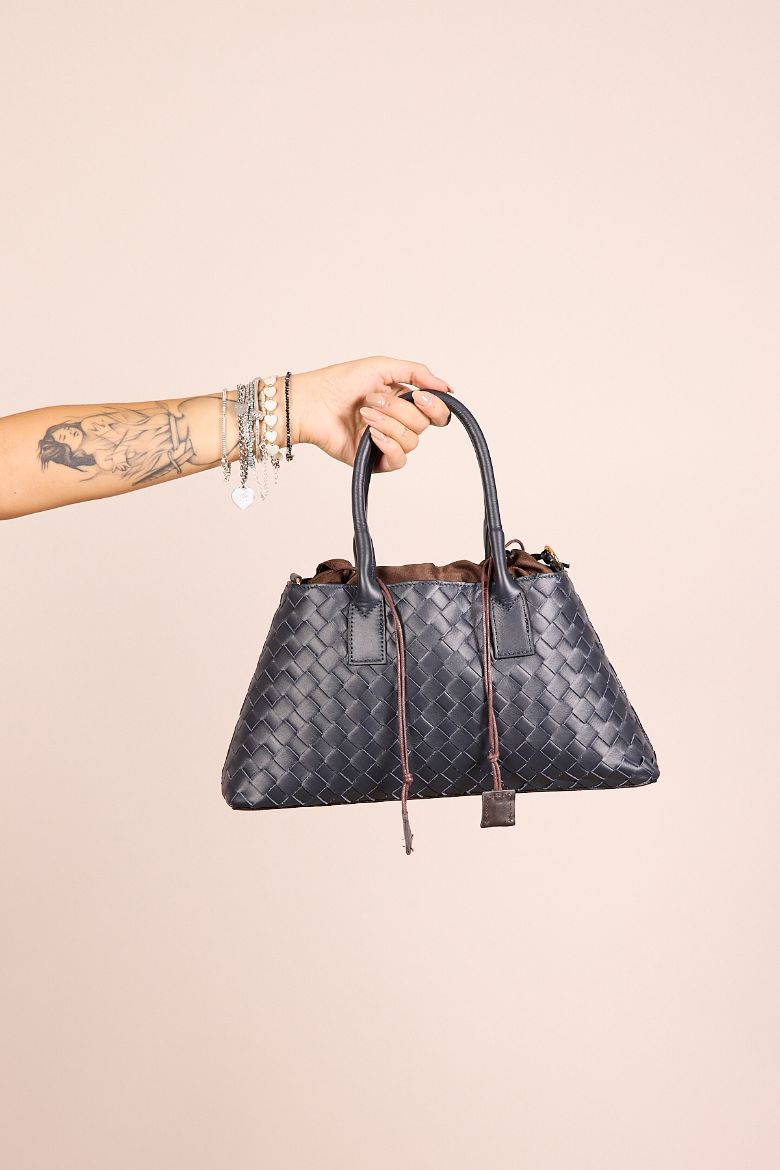 Immagine di BORSA INTRECCIATA - Disponibile in NERO, BORDEAUX, BLU