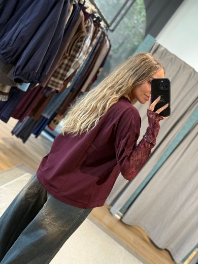 Immagine di T-SHIRT MANICA PIZZO - Disponibile in VERDE, ROSA, NERO, MARRONE, BIANCO, AZZURRO, BORDEAUX