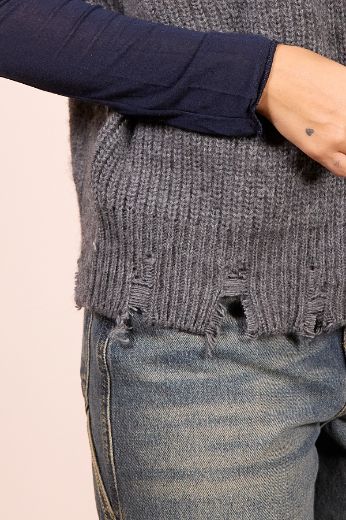 Immagine di GILET IN MAGLIA CON ROTTURE - Disponibile in MARRONE, GRIGIO, PANNA