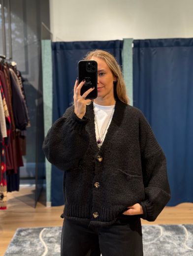 Immagine di CARDIGAN 3 BOTTONI - Disponibile in PANNA, MARRONE, BORDEAUX, NERO, GRIGIO