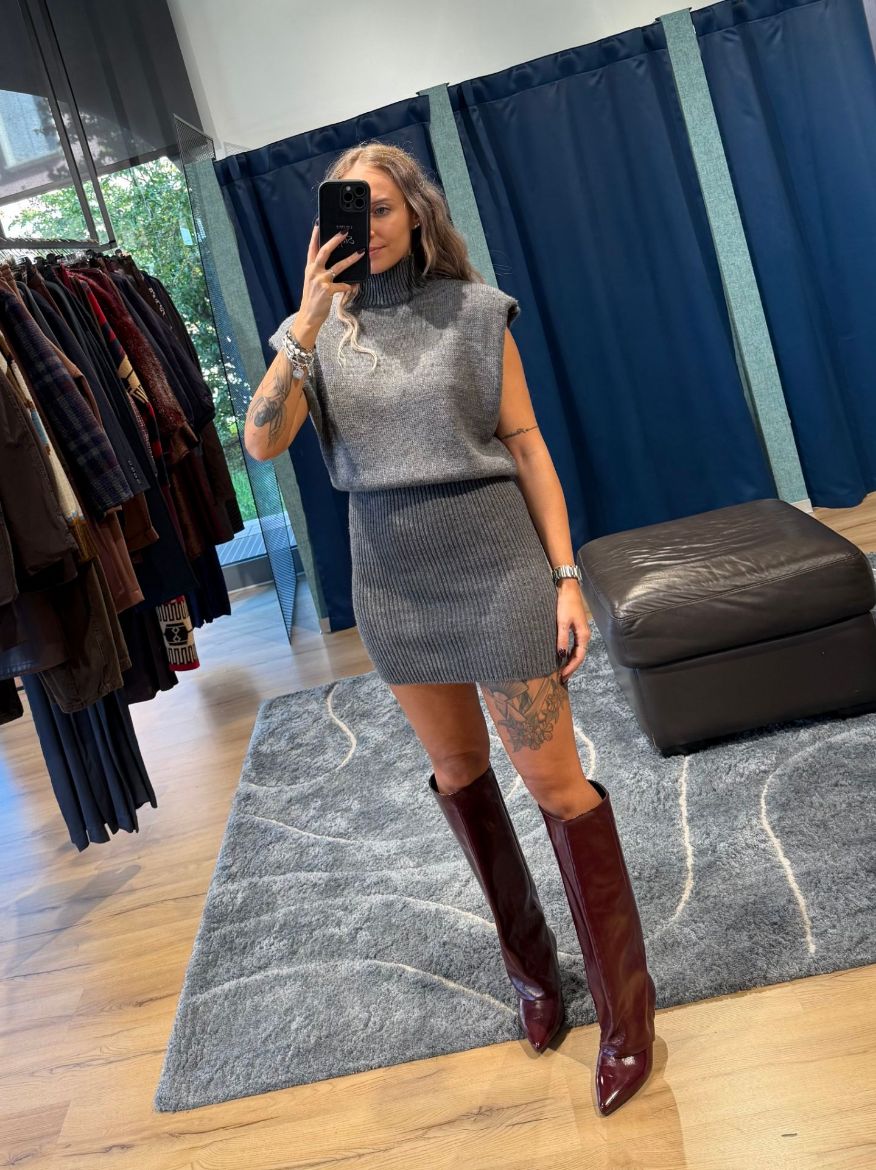 Immagine di ABITO IN MAGLIA ESTER - Disponibile in NERO, MARRONE, GRIGIO