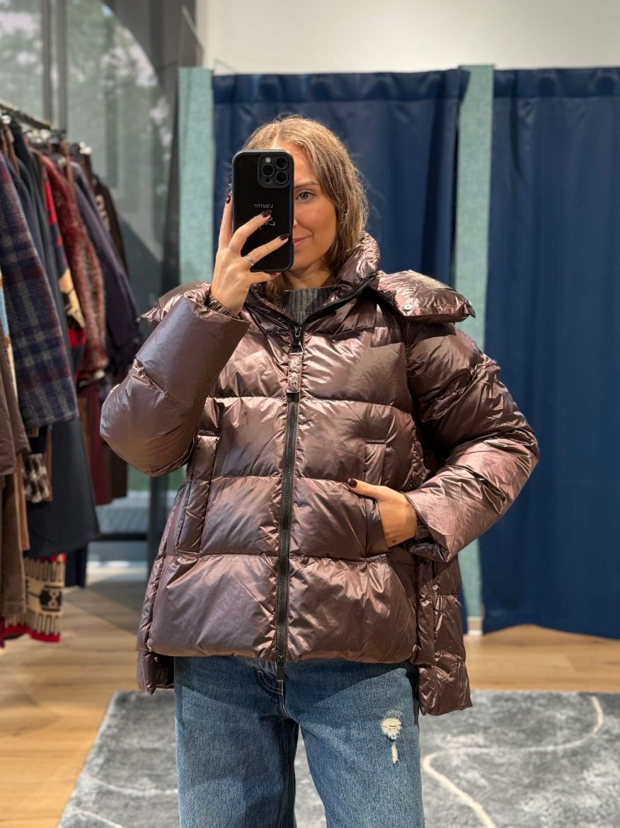 Immagine di PIUMINO OVERSIZE CON CAPPUCCIO