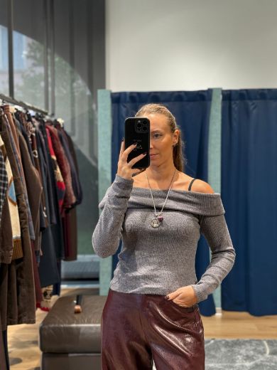 Immagine di MAGLIONE KAIA SPALLE SCOPERTE - Disponibile in MORO, GRIGIO