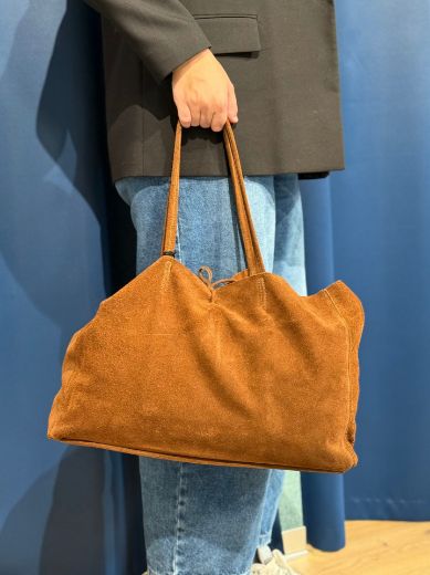 Immagine di SHOPPER SCAMOSCIATA - Disponibile in MARRONE, CUOIO