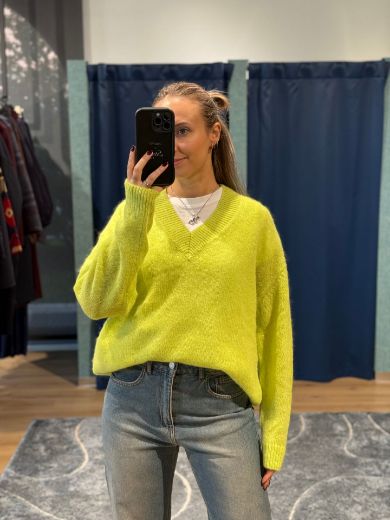 Immagine di MAGLIONE SCOLLO A V - Disponibile in VERDE, AZZURRO, ARANCIONE, ROSA, MARRONE