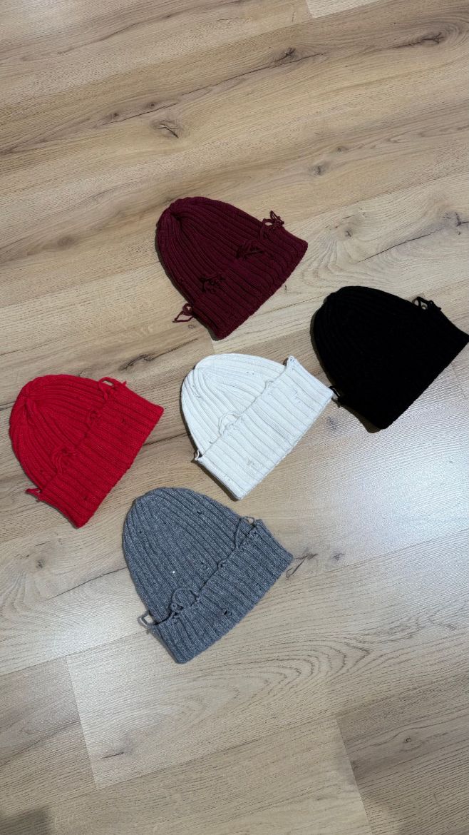 Immagine di BERRETTO ROTTURE - Disponibile in ROSSO, NERO, BIANCO, GRIGIO, BORDEAUX