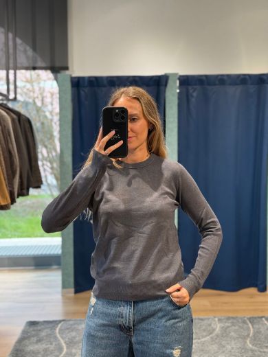 Immagine di MAGLIONCINO VISCOSA GIROCOLLO BASIC - Disponibile in PANNA, NERO, GRIGIO, BORDEAUX