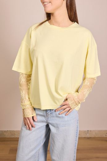 Immagine di T-SHIRT MANICA PIZZO - Disponibile in ROSA, NERO, MARRONE, GIALLO, BIANCO