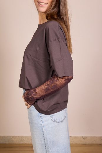 Immagine di T-SHIRT MANICA PIZZO - Disponibile in ROSA, NERO, GIALLO, BIANCO, VERDE SALVIA, MARRONE