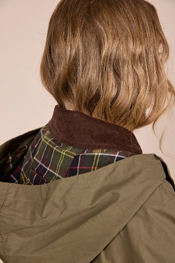 Immagine di MANTELLA CON CAPPUCCIO REMOVIBILE