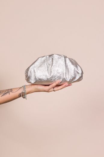 Immagine di CLUTCH LUCIDA IN PELLE