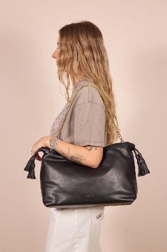 Immagine di BORSA TASSEL - Disponibile in VERDE MILITARE, NERO, CREMA