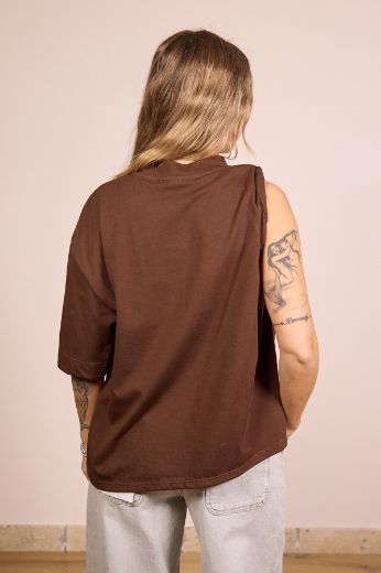 Immagine di T-SHIRT MONOSPALLA - Disponibile in MARRONE, BIANCO